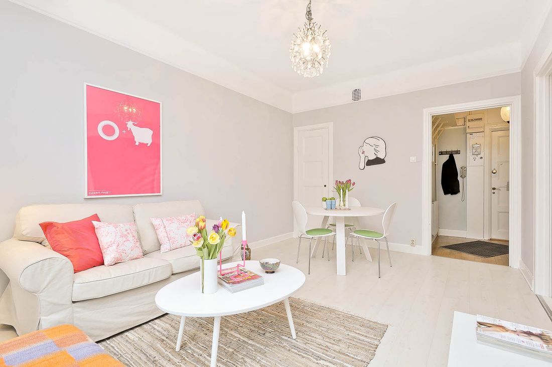 到底怎么装修我们的客厅装修才会显得更大？